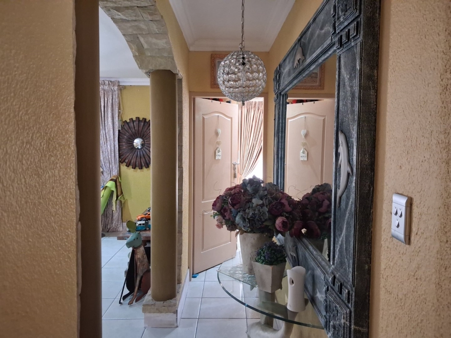 2 Bedroom Property for Sale in Flamwood North West